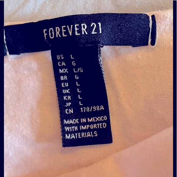 🌼 Forever 21 strawberry cropped shirt size L - Picture 2 of 7